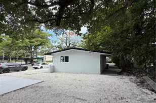 3220 Plaza St, Miami, FL 33133 - Photo 14