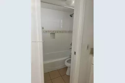 870 NW 87th Ave #302, Miami, FL 33172 - Photo 6
