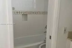 870 NW 87th Ave, Miami, FL 33172 - Photo 6