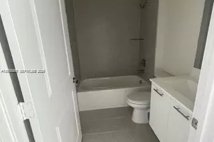 8167 NW 41st St, Doral, FL 33166 - Photo 8