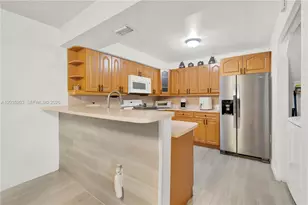 15460 SW 82nd Ln, Miami, FL 33193 - Photo 4