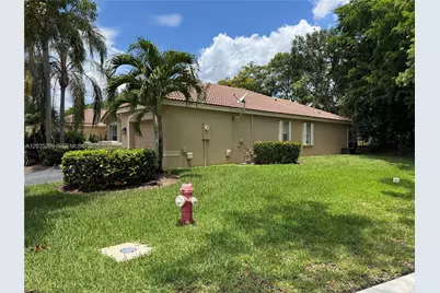 2051 Borealis Way, Weston, FL 33327 - Photo 2