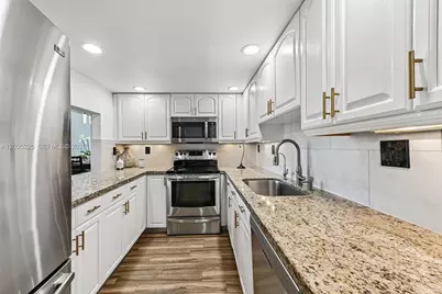 207 NW 45th Ave, Deerfield Beach, FL 33442 - Photo 10