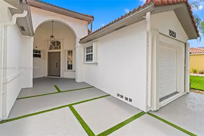 15153 NW 89th Pl, Miami Lakes, FL 33018 - Photo 4