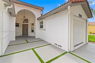 15153 NW 89th Pl, Miami Lakes, FL 33018 - Photo 4
