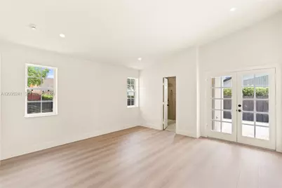 15153 NW 89th Pl, Miami Lakes, FL 33018 - Photo 18