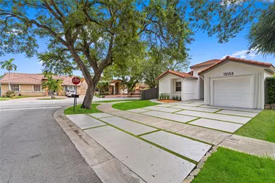 15153 NW 89th Pl, Miami Lakes, FL 33018 - Photo 2