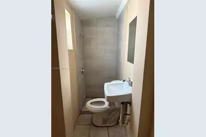 41 SW 7th Ave #1, Dania Beach, FL 33004 - Photo 2