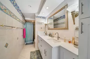 5005 Collins Ave, Miami Beach, FL 33140 - Photo 14