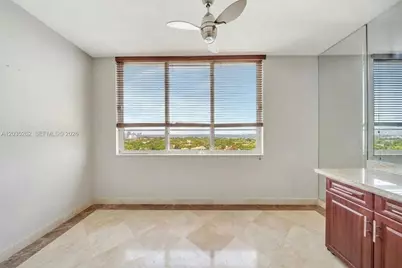 5005 Collins Ave #PH02, Miami Beach, FL 33140 - Photo 10