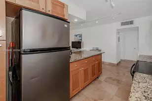 949 Pennsylvania Ave, Miami Beach, FL 33139 - Photo 12