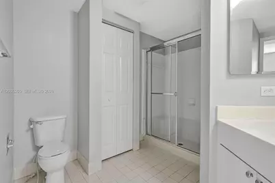 17150 N Bay Rd #2802, Sunny Isles Beach, FL 33160 - Photo 20