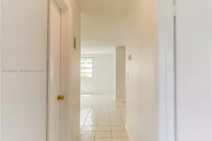 421 NE 1st St, Hallandale Beach, FL 33009 - Photo 28