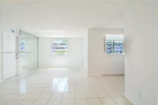 421 NE 1st St, Hallandale Beach, FL 33009 - Photo 12