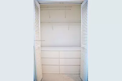951 Brickell Ave #3007, Miami, FL 33131 - Photo 8