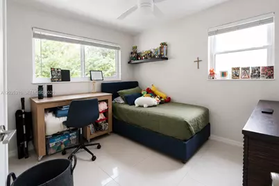 7611 NW 15th Ct, Pembroke Pines, FL 33024 - Photo 16