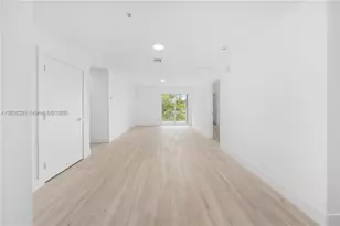 32 NW 14th Ave, Miami, FL 33125 - Photo 2