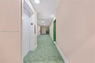 32 NW 14th Ave, Miami, FL 33125 - Photo 22