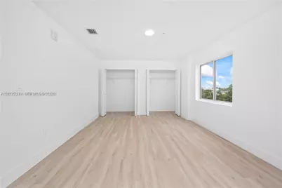 32 NW 14th Ave #4, Miami, FL 33125 - Photo 10