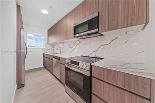 32 NW 14th Ave, Miami, FL 33125 - Photo 4