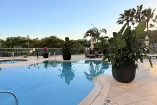 400 South Pointe Dr, Miami Beach, FL 33139 - Photo 18