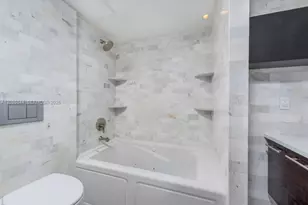 400 South Pointe Dr, Miami Beach, FL 33139 - Photo 16