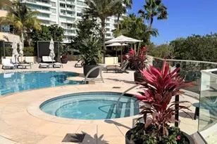 400 South Pointe Dr, Miami Beach, FL 33139 - Photo 20