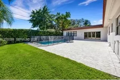 712 Cremona Ave, Coral Gables, FL 33146 - Photo 2