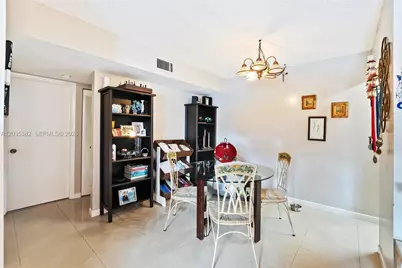 10053 Winding Lake Rd #101, Sunrise, FL 33351 - Photo 8
