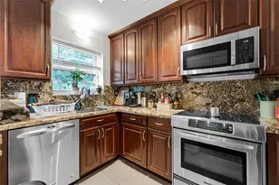 5685 SW 80th St, Miami, FL 33143 - Photo 8