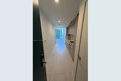 77 SE 5th #2512, Miami, FL 33131 - Photo 2