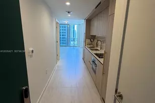 77 SE 5th, Miami, FL 33131 - Photo 2