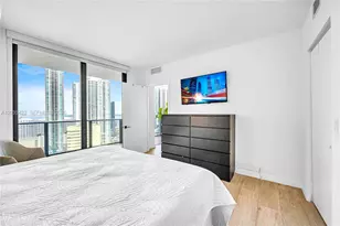 45 SW 9th St, Miami, FL 33130 - Photo 18