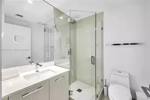 45 SW 9th St, Miami, FL 33130 - Photo 24
