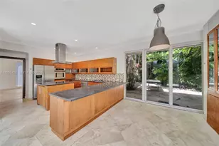 111 S Hibiscus Dr, Miami Beach, FL 33139 - Photo 8