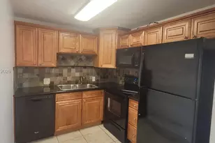 320 Fanshaw H, Boca Raton, FL 33434 - Photo 2