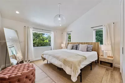 520 Bay Point Rd, Miami, FL 33137 - Photo 26