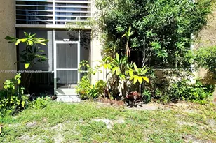 9410 Live Oak Pl, Davie, FL 33324 - Photo 2