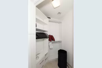 68 SE 6th St #1611, Miami, FL 33131 - Photo 24
