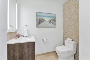 68 SE 6th St, Miami, FL 33131 - Photo 20