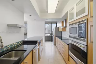 520 SE Brickell Key Dr, Miami, FL 33131 - Photo 8