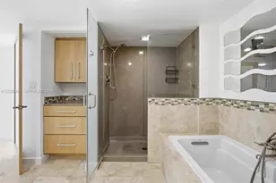 520 SE Brickell Key Dr, Miami, FL 33131 - Photo 12