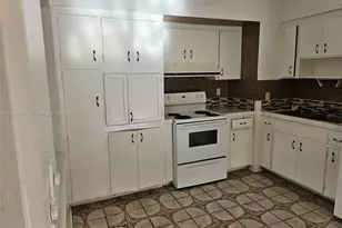 709 NE 4th Ct., Hallandale Beach, FL 33009 - Photo 10