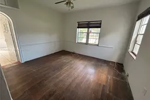 9600 N Miami Ave, Miami Shores, FL 33150 - Photo 18