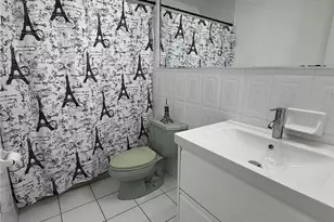 10968 SW 5th St, Sweetwater, FL 33174 - Photo 8