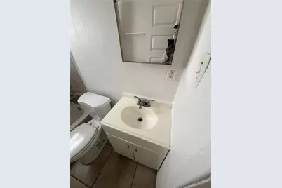 640 NW 10th Ter #1, Fort Lauderdale, FL 33311 - Photo 4