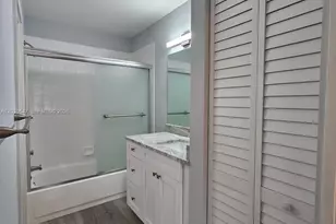 10823 NW 3rd Ct, Pembroke Pines, FL 33026 - Photo 6