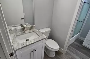 10823 NW 3rd Ct, Pembroke Pines, FL 33026 - Photo 4