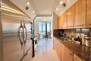 1000 W Island Blvd, Aventura, FL 33160 - Photo 14