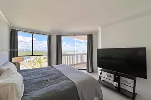 1000 W Island Blvd, Aventura, FL 33160 - Photo 20